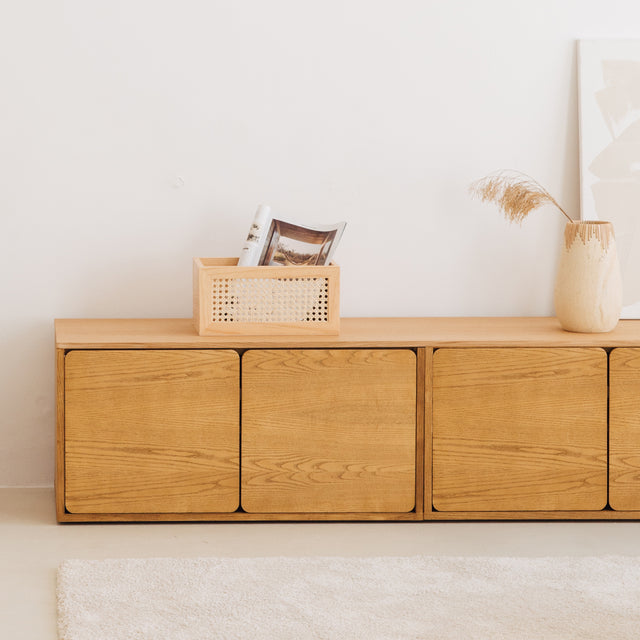 Mueble TV Penxat 240 Natural - 6 puertas con roble natural detalle para salón de estilo nórdico