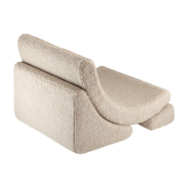 Sillón Infantil Luna De Borreguillo Beige con acabado beige vista lateral de estilo nórdico